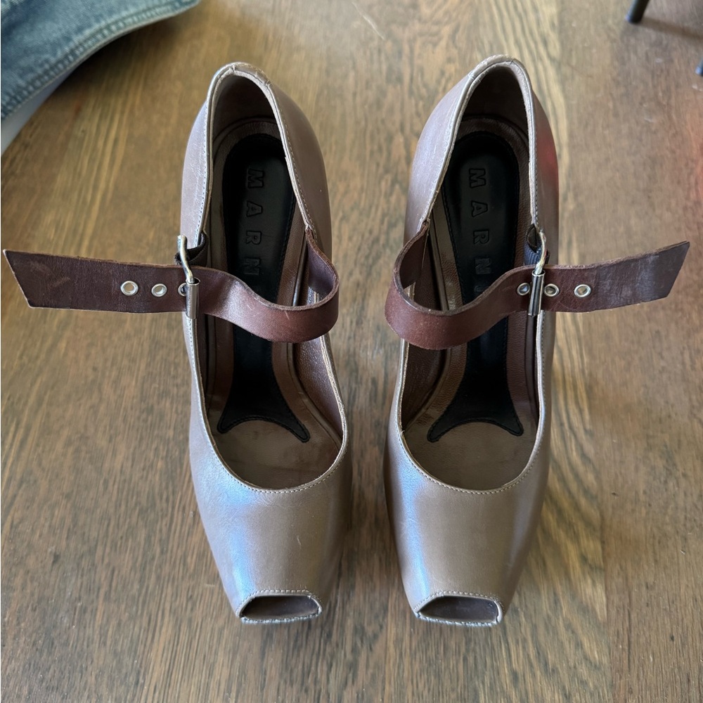 MARNI Women's Brown Peep Toe Heels